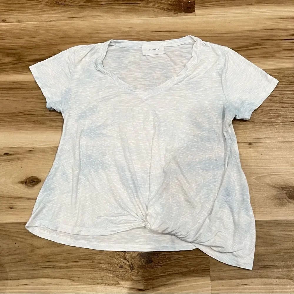Six/Fifty White and Blue Knot Tie Dye Tee Shirt Women’s Small